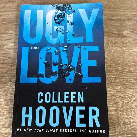 Ugly Love by Colleen Hoover - Picture 1 of 3